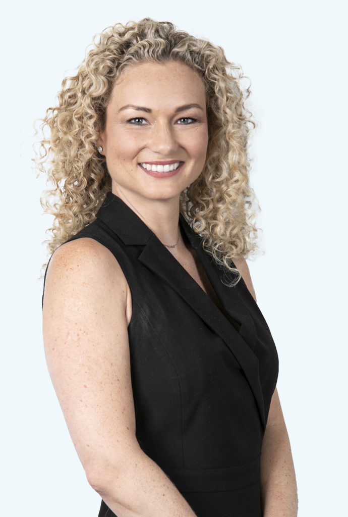 Melissa McInerney - Headshot - Rectangle - 2022